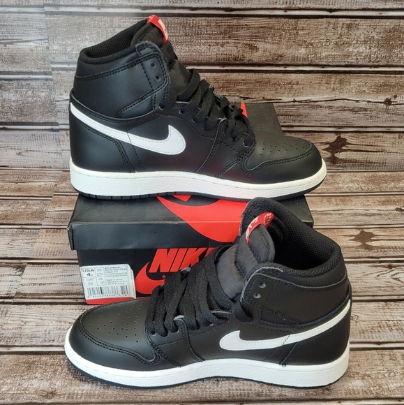 Jordan 1 Retro Yin Yang Black - Picture 6 of 9